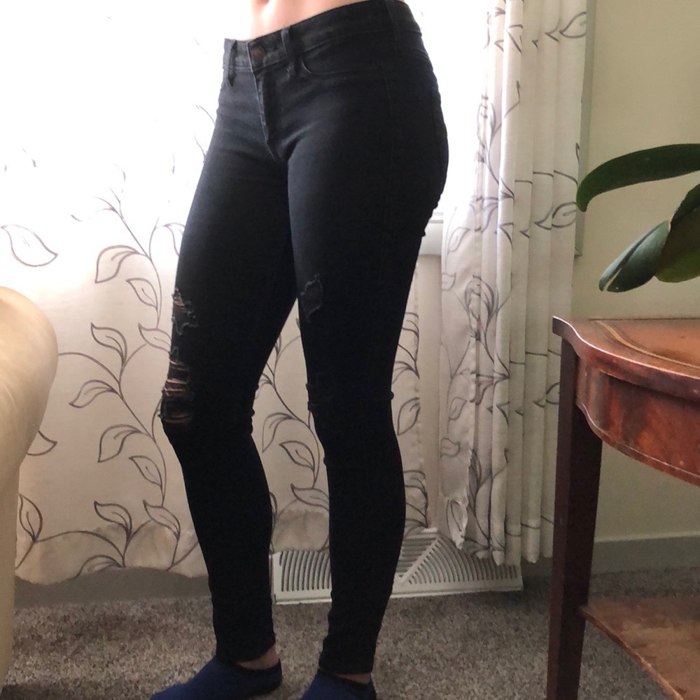 Black distressed jeggings ☺︎︎
